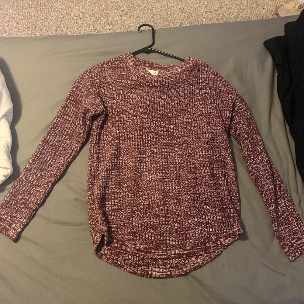 Women’s Purple & White Knitted Sweater! Soft